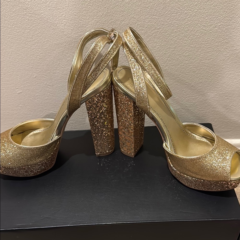 Badgley Mischka Gold Glitter Peep-Toe Heels EUC - Picture 4 of 7